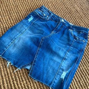 AG “Kayla” Mid Length Skirt Size 12‎
